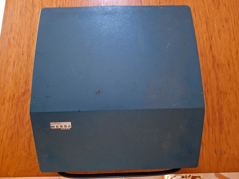 Maquina de escrever antiga - Mini Messa 2000