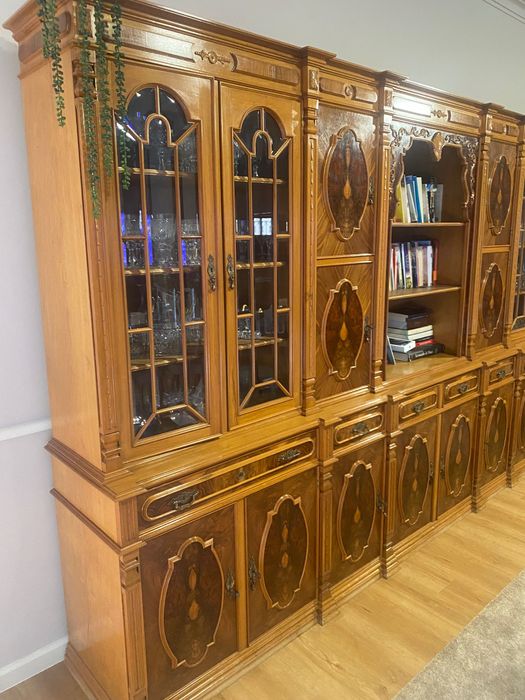 Louceiro clássico em raiz de Nogueira.