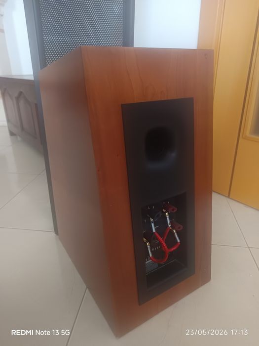 Colunas de som Eletroestaticas Martin Logan Vista