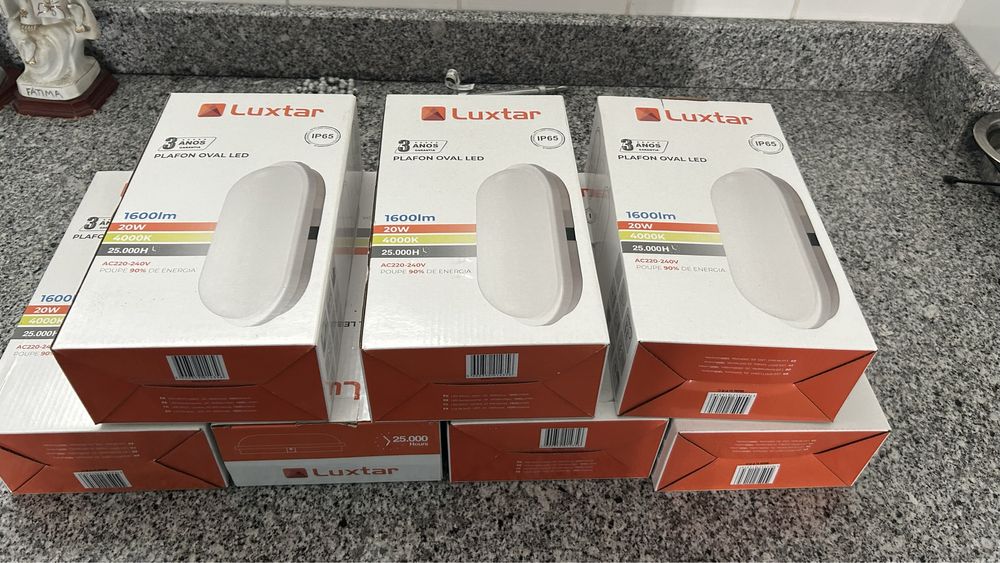 LAMPADA LED LUXTAR OVAL BRANCO 20W