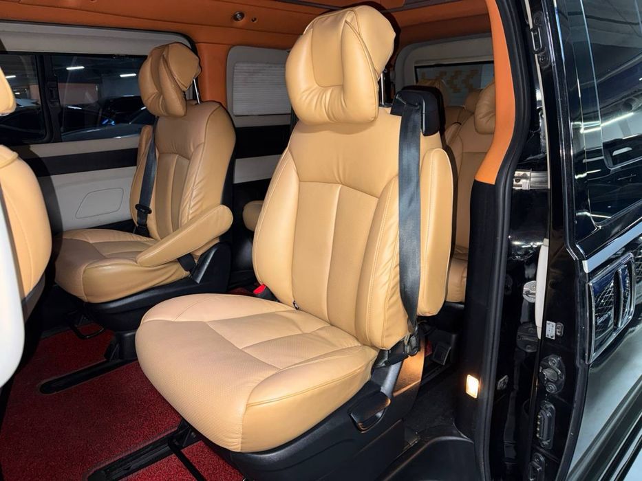 Grand Starex Limousine  2020 рік 2.5 дізель  повний