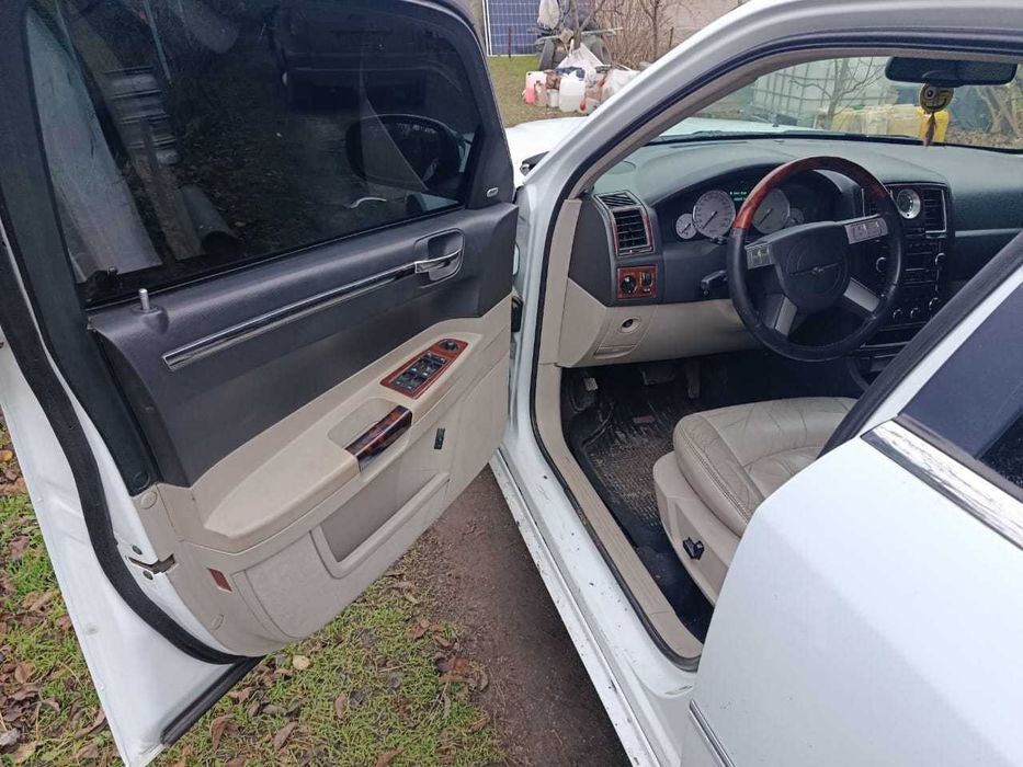Продам CHRYSLER 300C