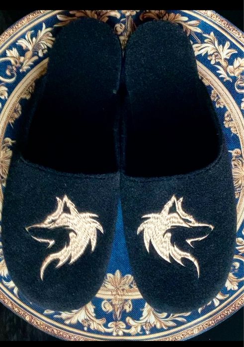 Мужские шерстяные домашние тапочки с вышивкой