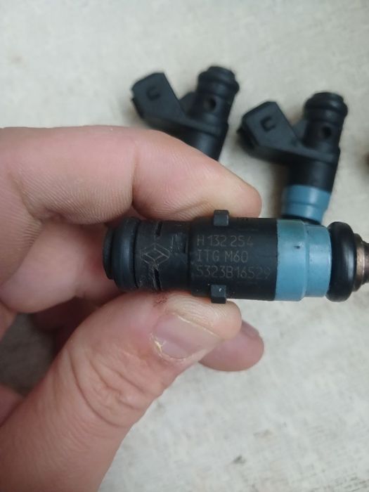 Оригинальные топливные форсунки Renault Megane 2 1,4 бензин
