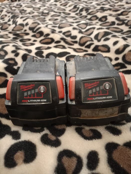 Sprzedam 4 baterie Milwaukee M18
