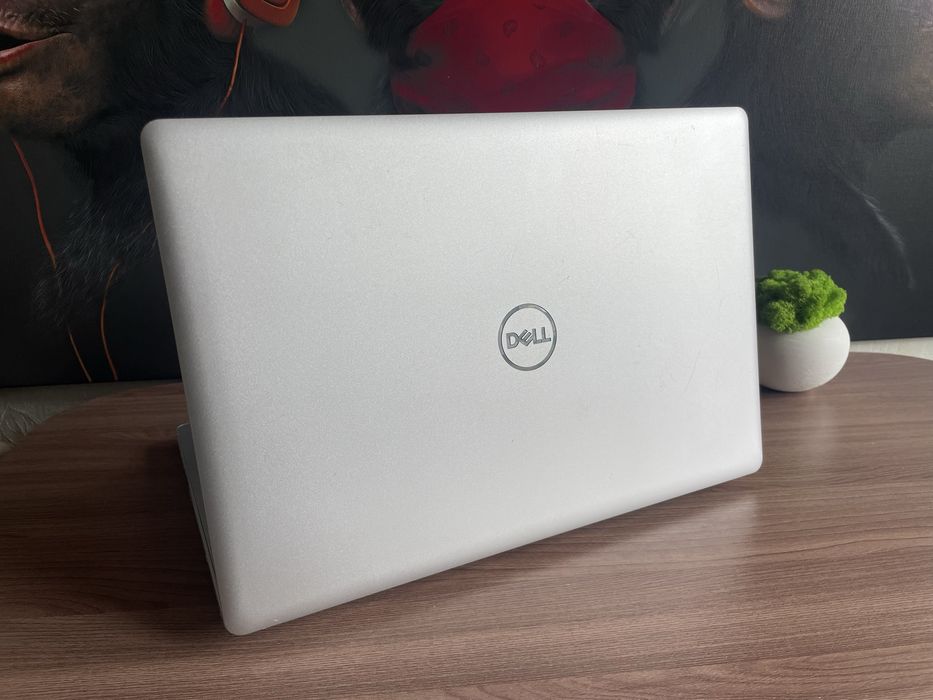 Dell Ryzen 5 / 16GB RAM / Radeon Vega 8 / SSD / №46