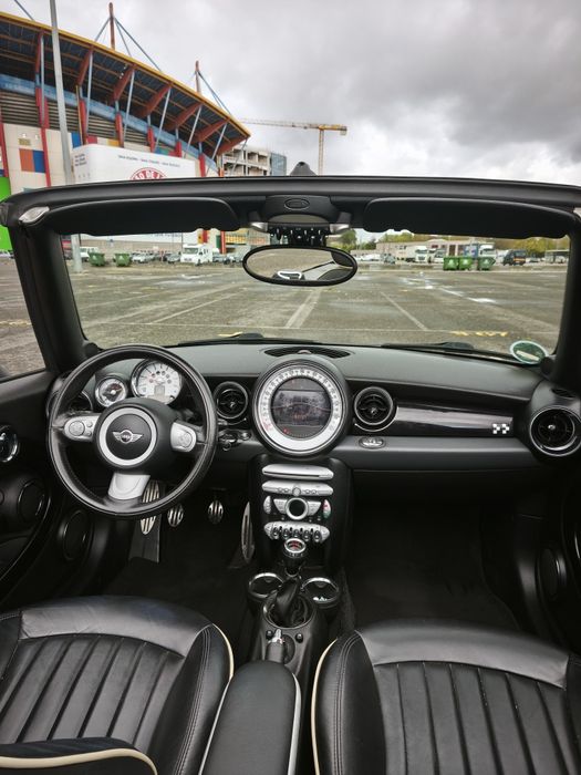 Mini cabrio JCW  211 cv