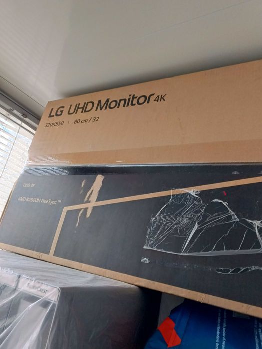 LG UltraFine 32UK550-B