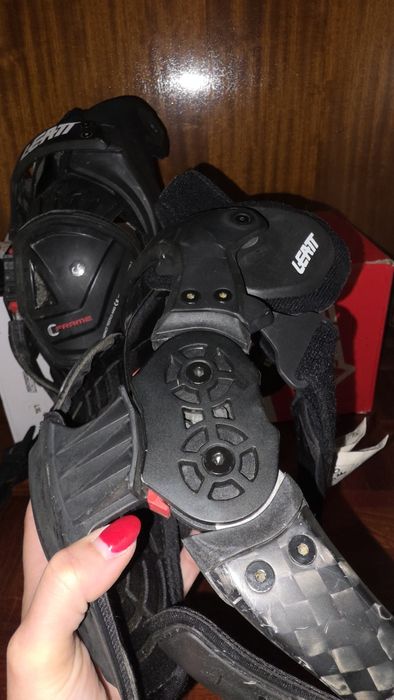 Joelheiras Leatt C Frame Pro Carbon