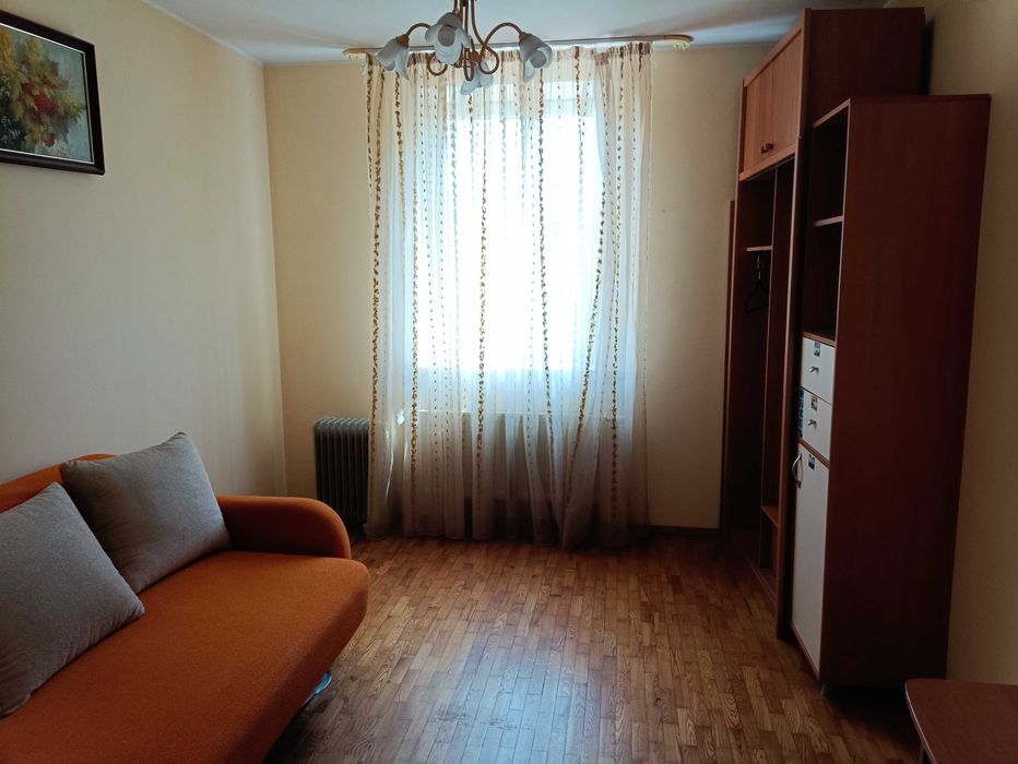 продаж будинку Українка