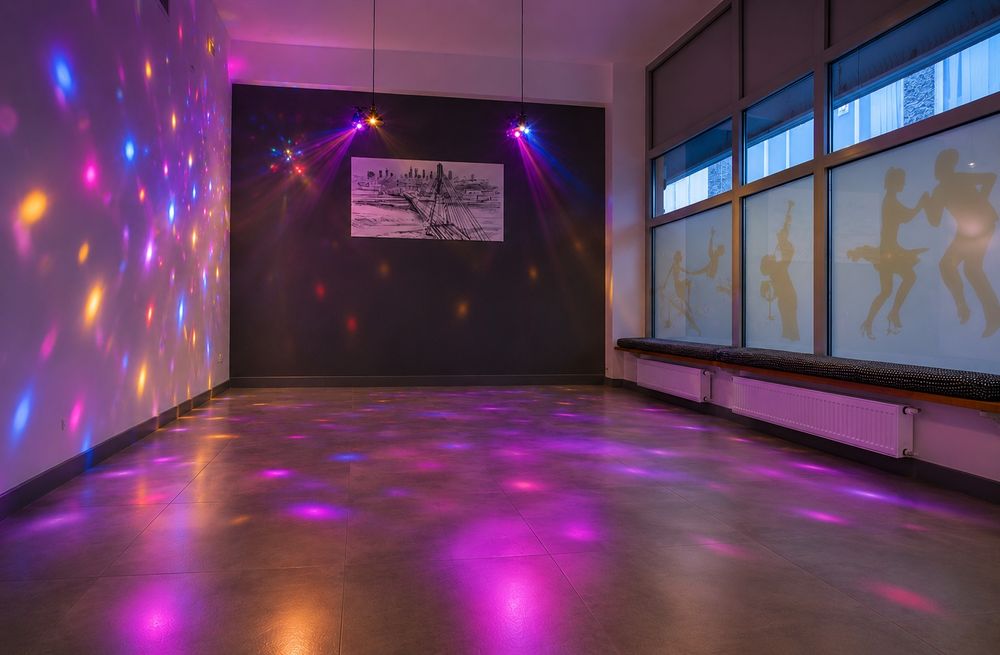 Sala lokal 18 urodziny imprezy osiemnastka Żoliborz metro