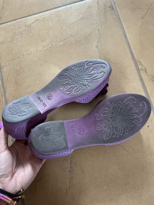 Gumowe sandałki fioletowe balerinki Bassino 37