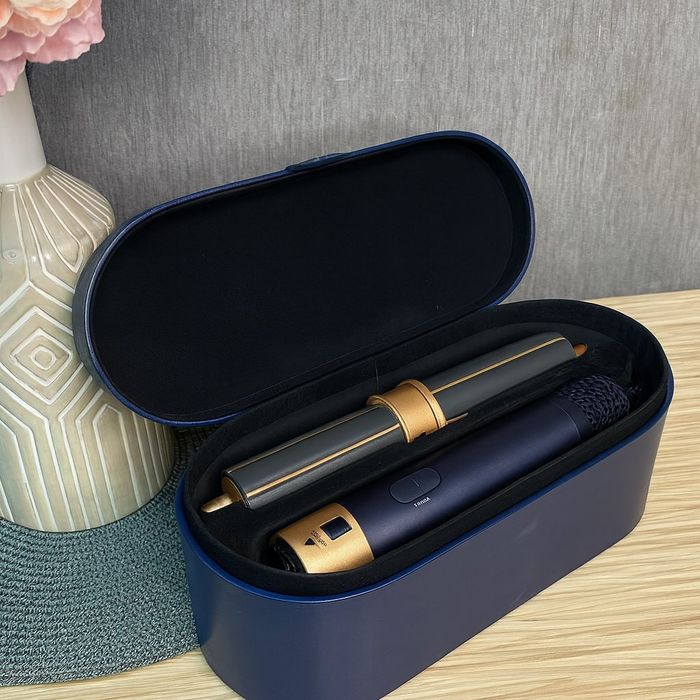 Бюджетний Dyson мультистайлер з 5 насадками
Ідеальна укладка що