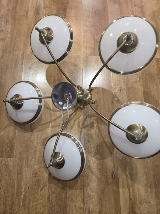 Люстра стельова класична с п'ятьма плафонами