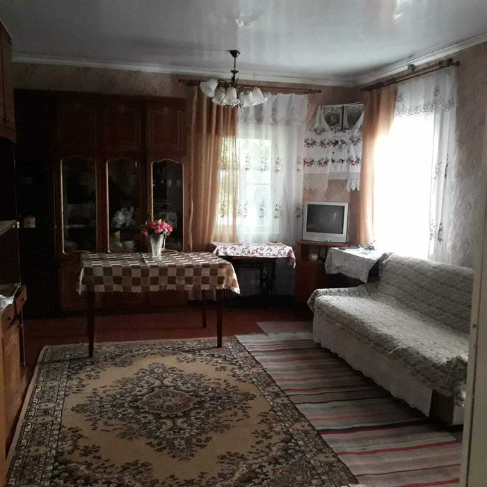 Продаж окремого будинку в селі в Чернігівській обл. Ніжинський р-н