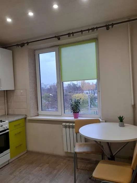 Срочно!!! Сдам 1 кв ТРК Украина Юбилейный 4500 гр.