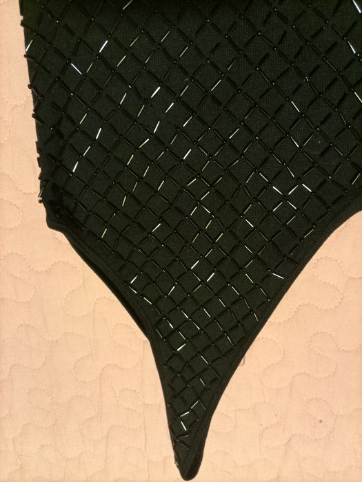 Vestido preto com relevos