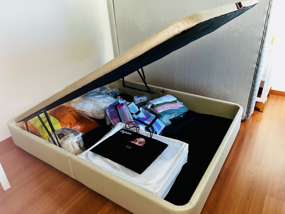 Cama box com arrumação