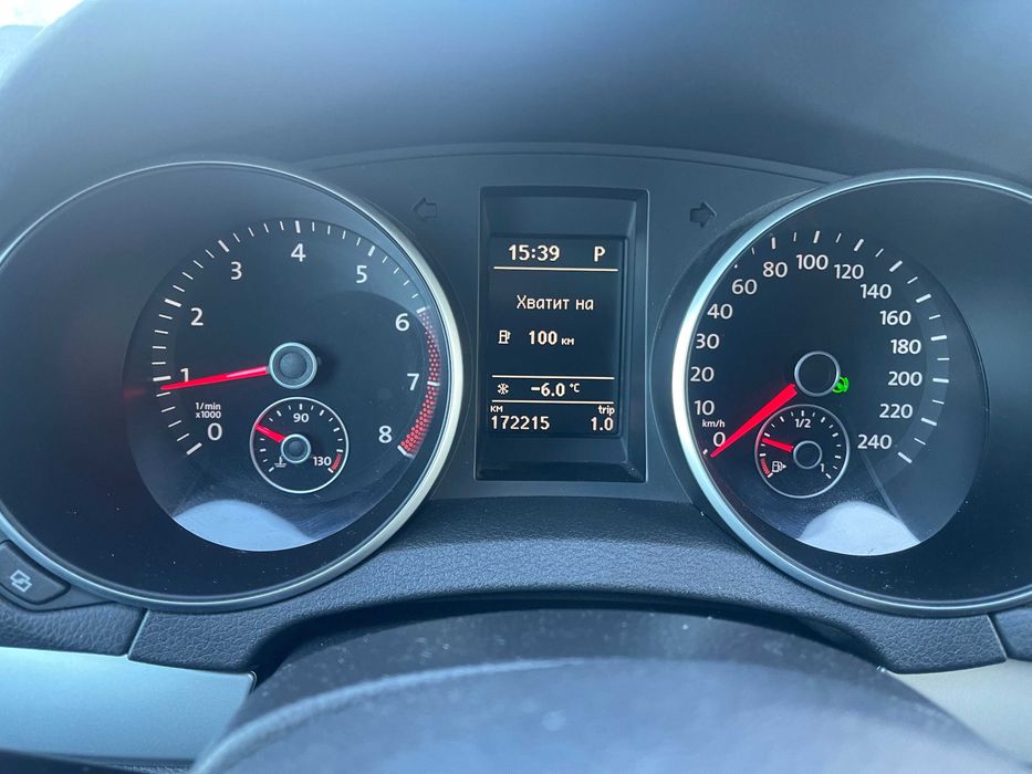 Volkswagen Golf VI   2011г