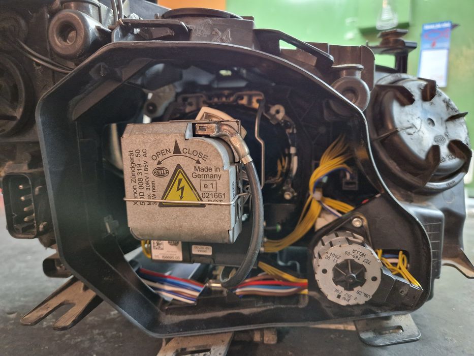 Reflektory lampy po regeneracji BMW E60 E61 bixenon xenon