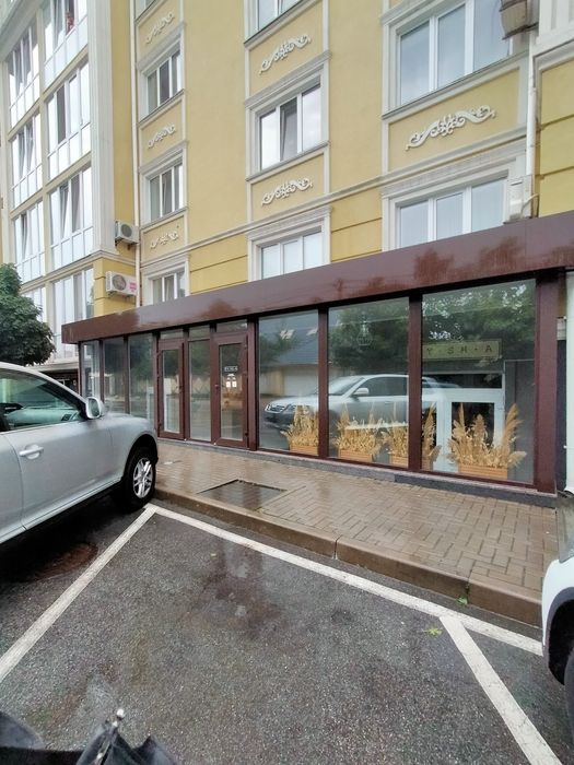 Продам комерційне приміщення в ЖК Софія. Вулиця Миру 7.