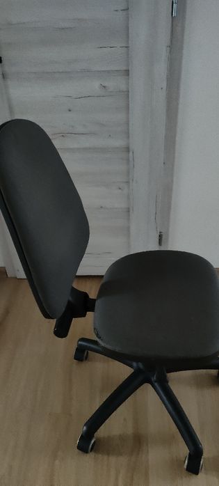 Fotel biurowy szary