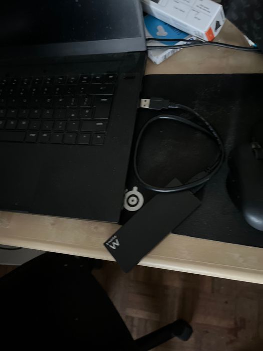 Caixa externa M.2 + Disco SSD SATA (111gb)