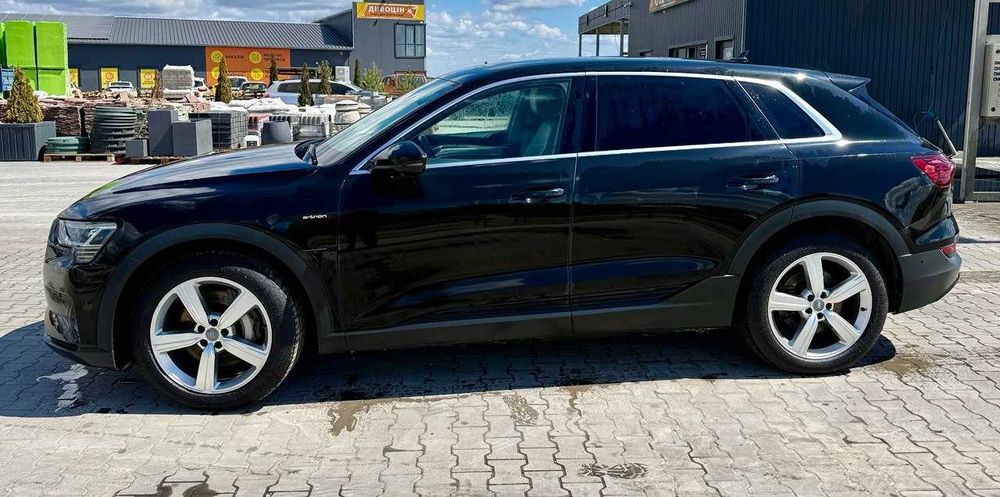 Audi e-tron 2019