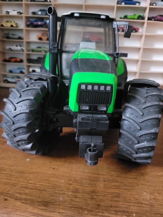 Bruder traktor Deutz Fahr