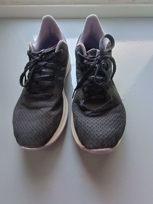 Sapatilhas Axis e adidas