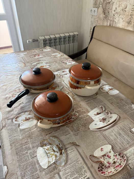 Набор кастрюль и сотейник