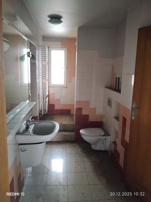 Sprzedam działkę 860 m² z domem – idealna lokalizacja