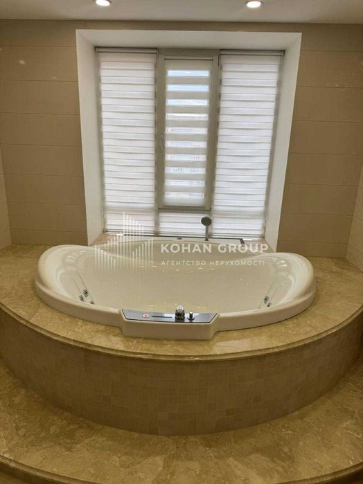 ‼️Продаж 2к квартири з меблями, 209.9 кв. м на вул. Зарічанська 11В, пентхаус‼️