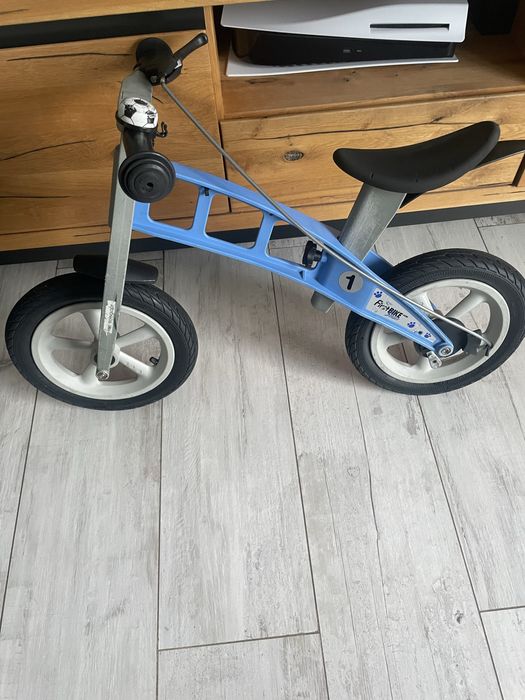 Rowerek biegowy First Bike Street niebieski z