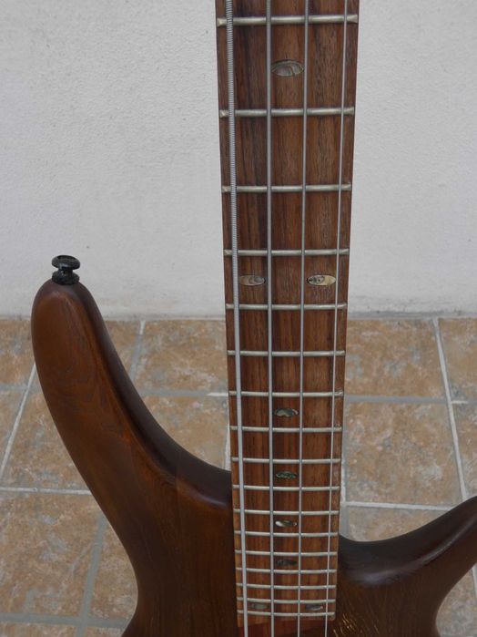 Baixo Eléctrico Ibanez SR600