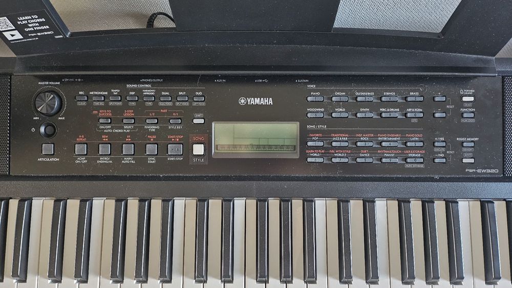 Teclado Yamaha PSR-EW320
