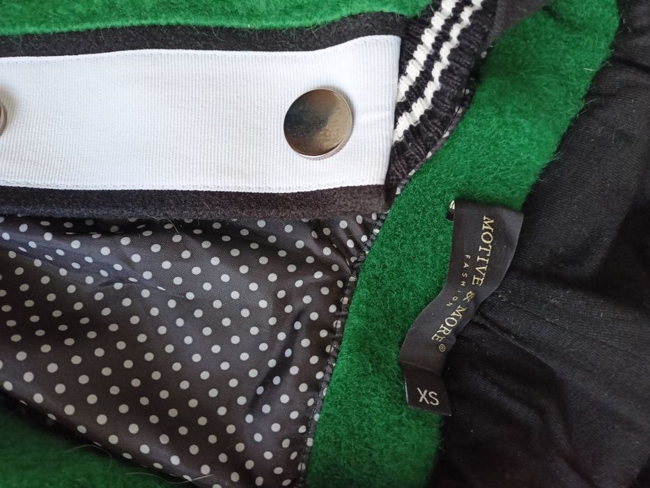 Kurtka bomberka z kapturem Motive&More XS