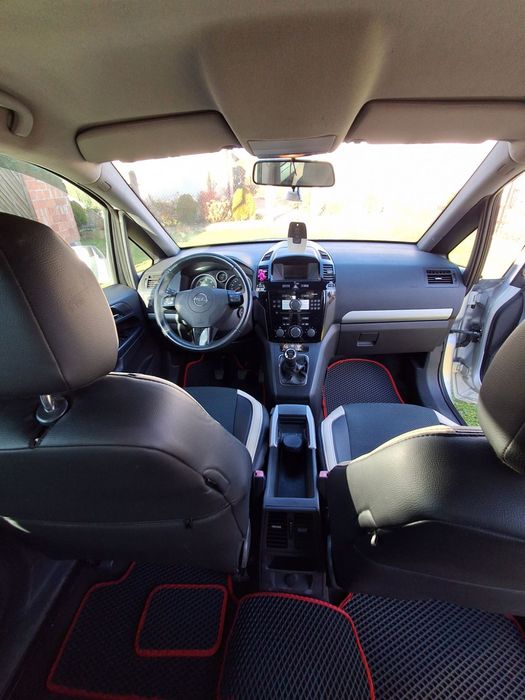 Продаю авто опель Zafira 2010р.