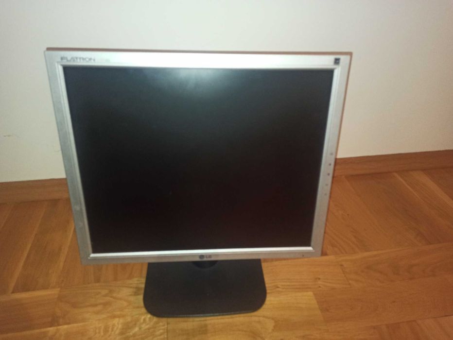 monitor komputera LG Flatron 17"
