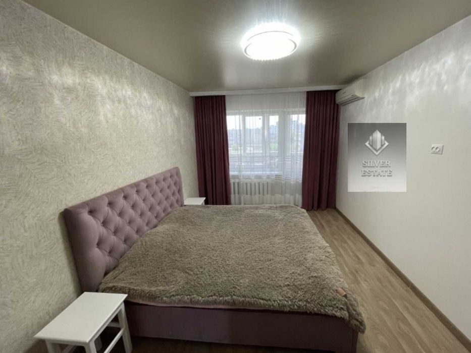 Продається 3х кімнатна квартира по Автозаводській.