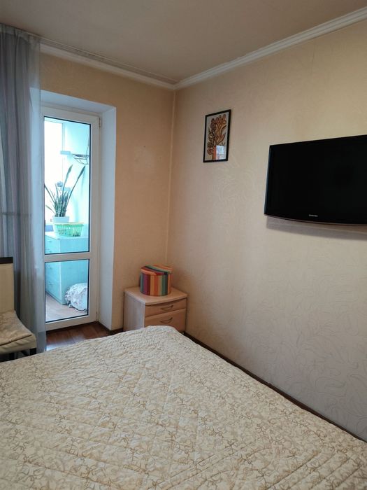 Аренда! Сдам комнату с лоджией в квартире, ж/м Красный Камень