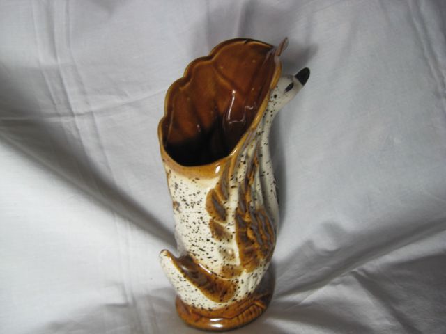 Лебедь (фарфор).