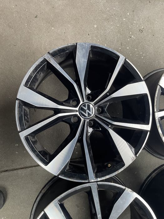 Felgi vw T-roc r-line 19 cali 5x112 golf passat oryginał do regeneracj