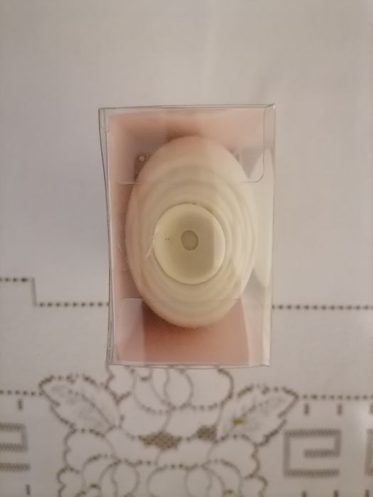 Lodowy masażer do twarzy.