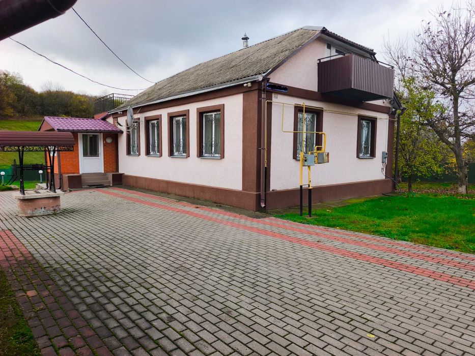 Продаж заміського будинку