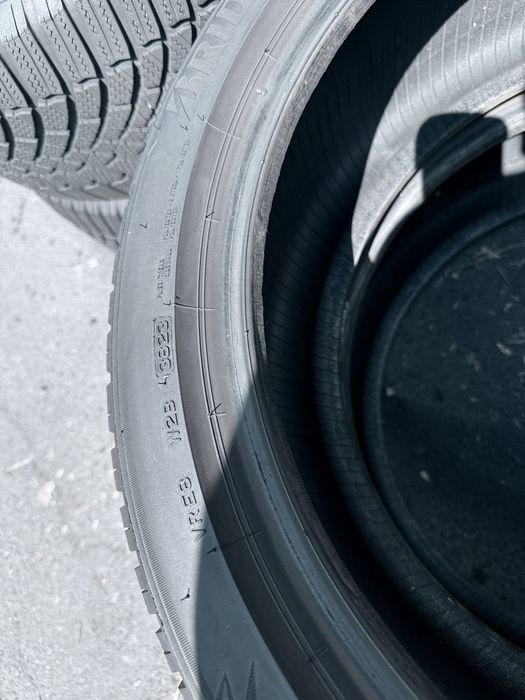 225 45 19 Bridgestone Blizzak LM005 85% 2023 Шини Зима