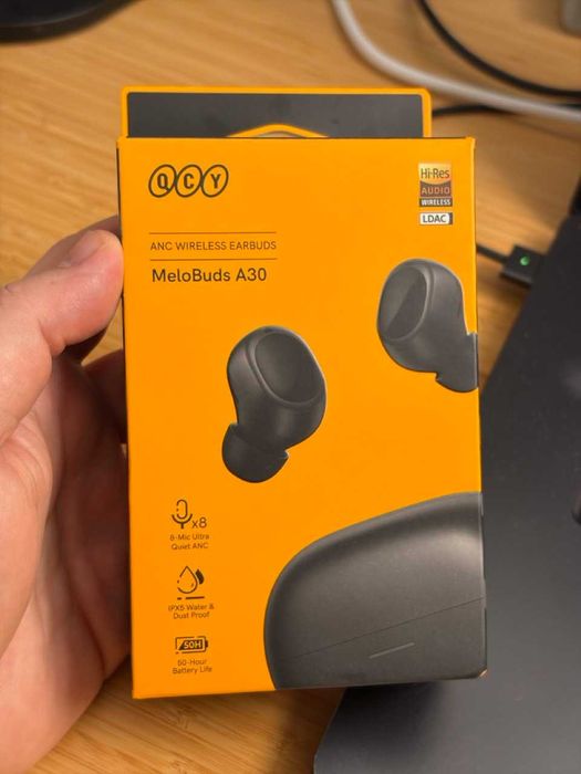 Auriculares/earbuds QCY MeloBuds A30 na cor preta