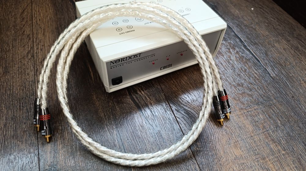 Межблочный кабель Qed Qunex Silver Spiral RCA-RCA 2x0.5