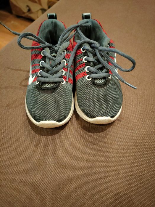 Кроссовки на мальчика.