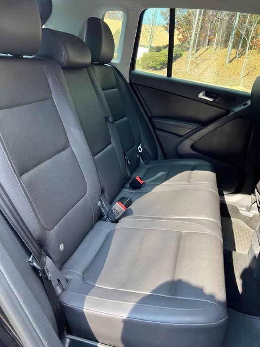 Volkswagen Tiguan      2016